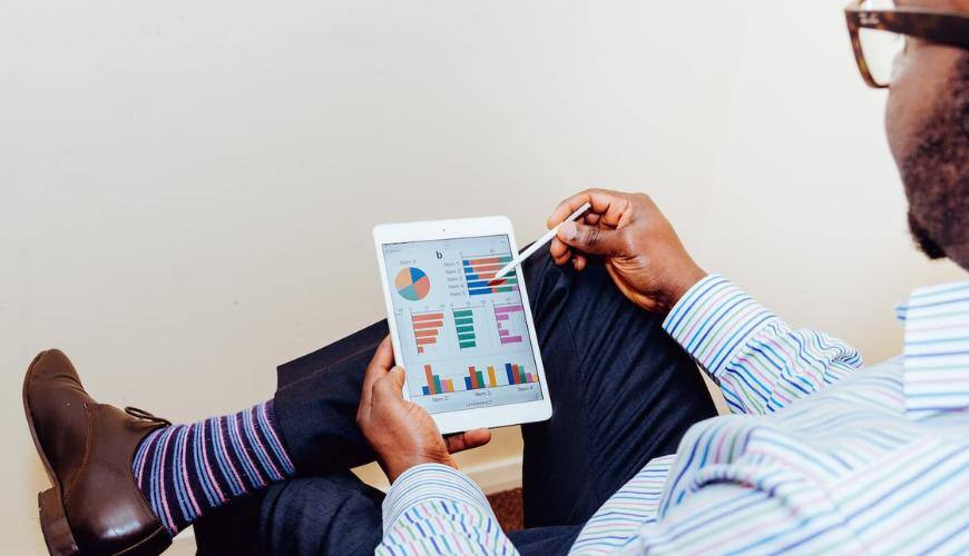 How Can Sales Professionals Gain Leverage With a Virtual Assistant?